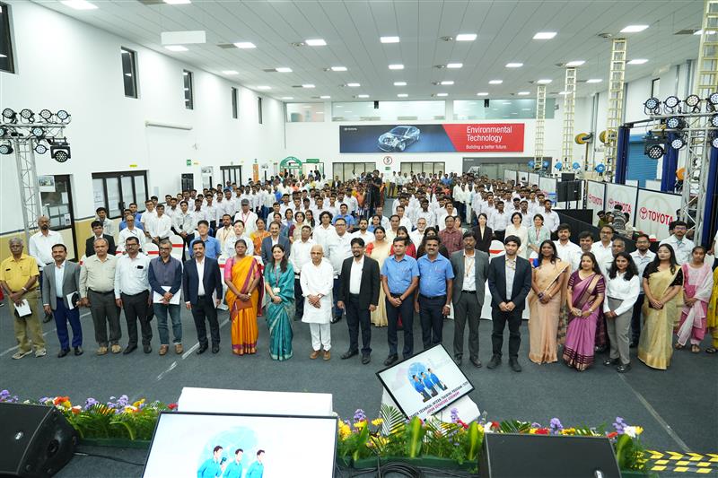 100 members travelling to Japan