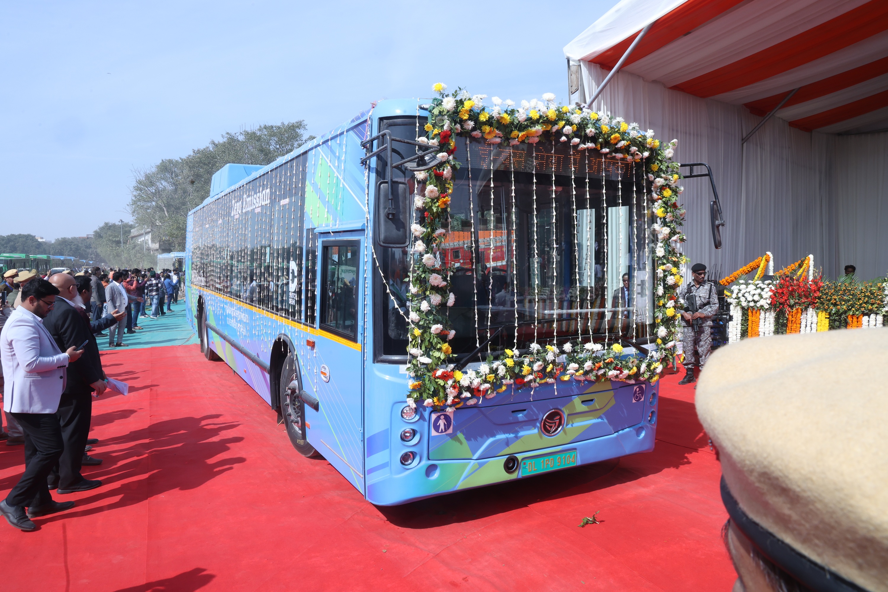 Image 1 - SWITCH Mobility EiV12 Low Floor Bus Delhi Flag Off